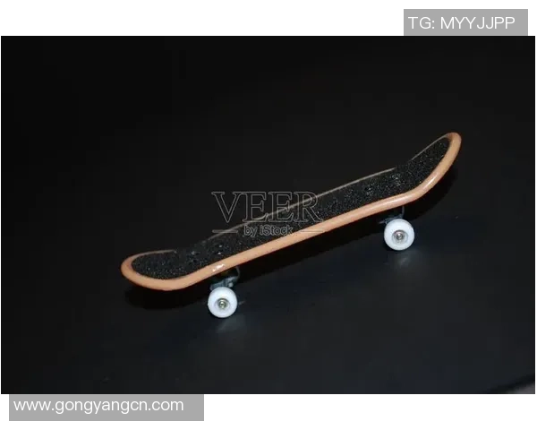 刘军独家分享滑板技巧与心得体会助你快速提升滑板水平