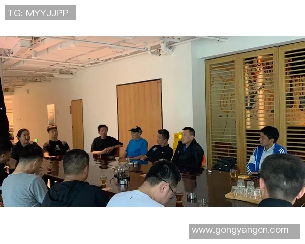 武汉足球队与北京足球队赛后复盘团队协作的成功与不足分析 武汉足球队与北京足球队赛后复盘团队协作的成功与不足分析